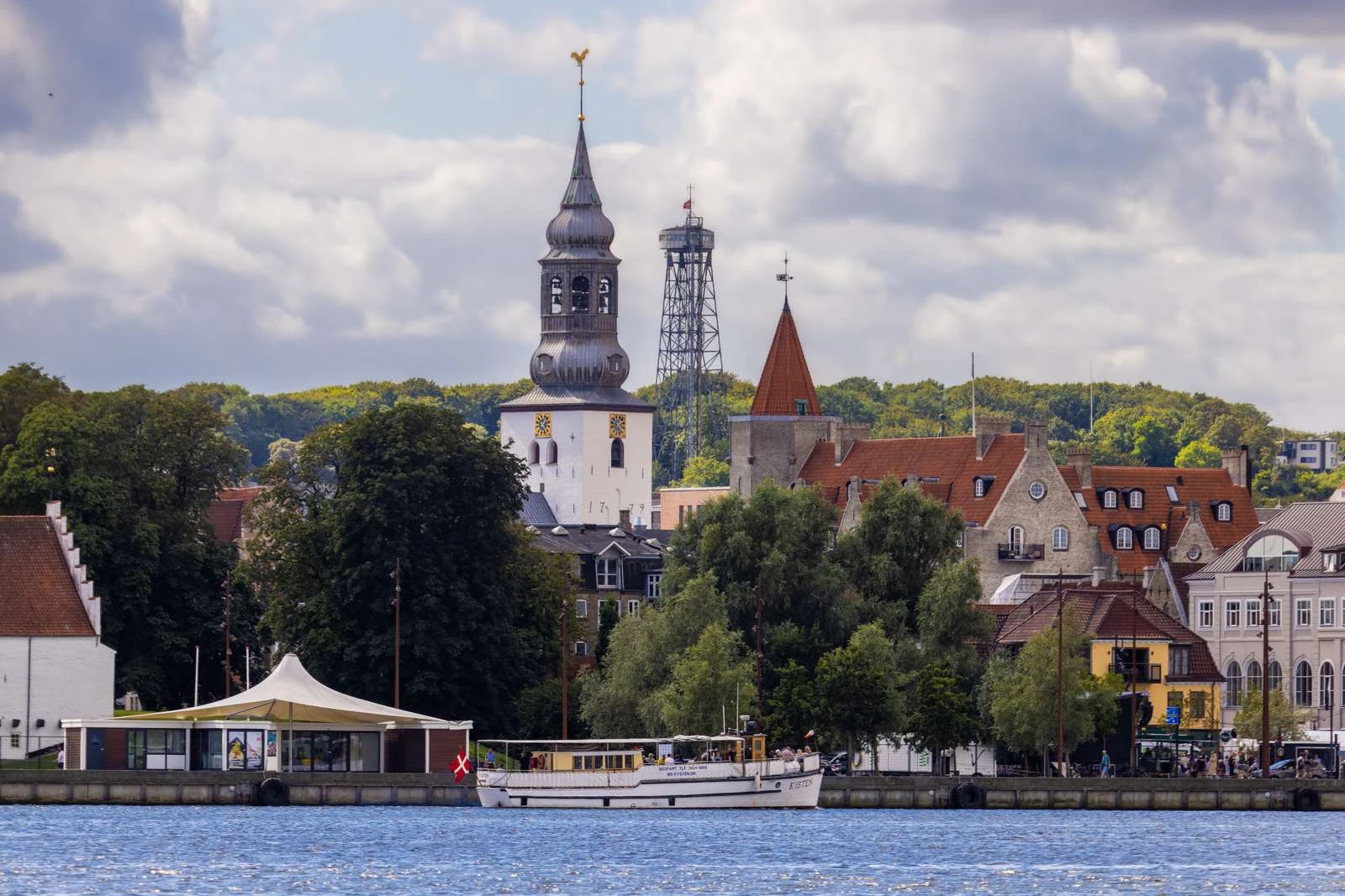 Budolfi Kirke og Aalborgtårnet i Aalborg